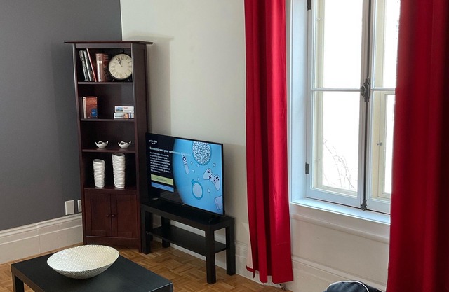 Old Quebec's historic district. 1-bedroom apartment, sleeps 4
