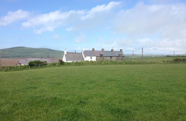 Old Smithy[Tyr Efail] Beautiful location AONB walking/cycling-Close to 3 beaches
