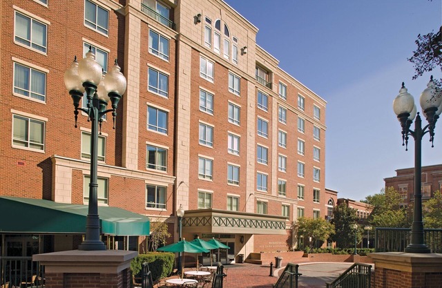 Old Town Alexandria Vacation Resort!