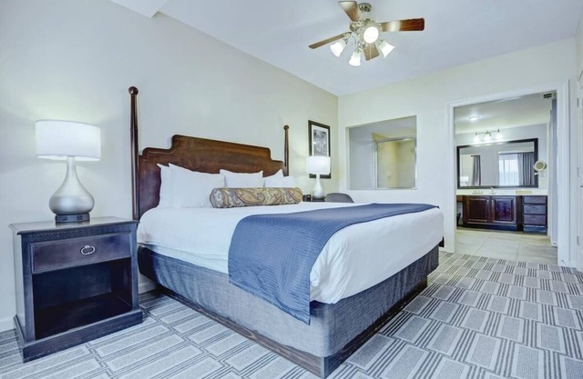 Old Town Alexandria Vacation Resort!