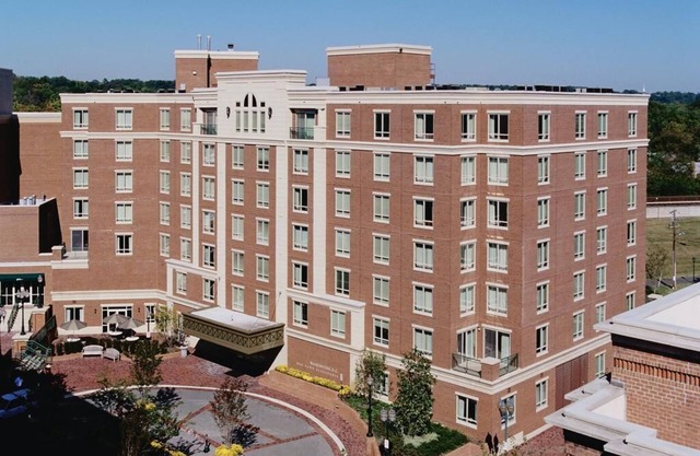 Old Town Alexandria Vacation Resort!