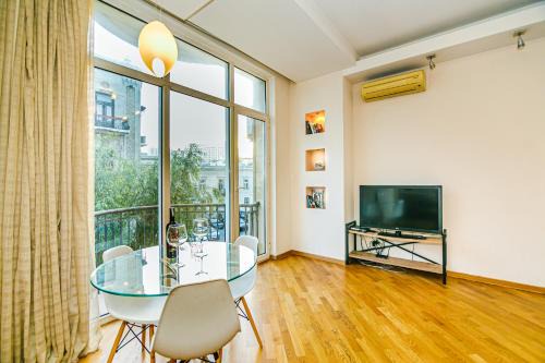 Old Town Apartment by Baku Housing