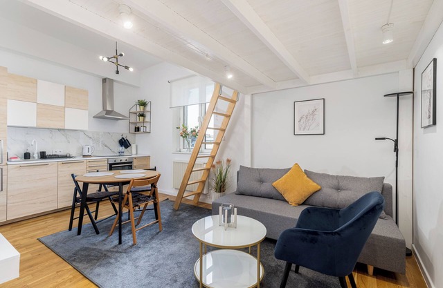 Old Town Chic Studio with Mezzanine