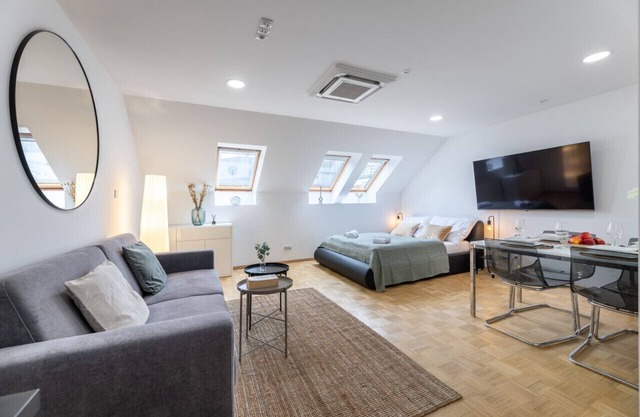 Old Town Modern Apartment with Free Parking & A/C