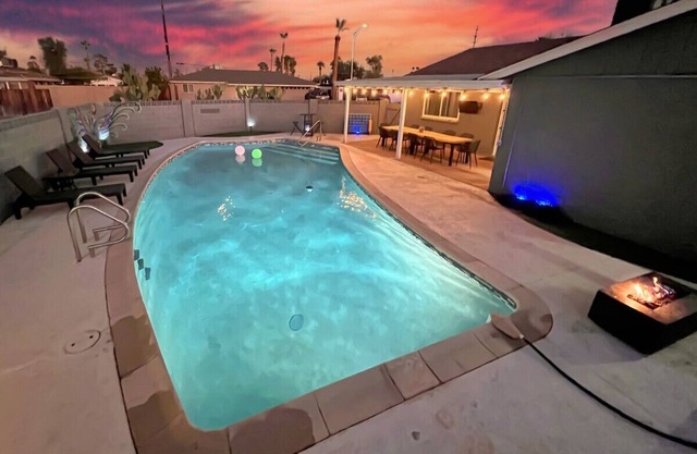 Old Town, Single story w/Pool, Bunk Beds, Bocce, Putt-Putt, & Pool Table!