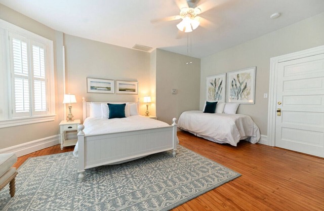 Old world charm downtown Edenton near the harbor, with homemade breakfast daily