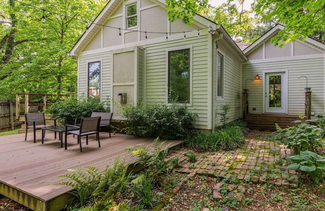 OLE COTTAGE CORE - PRIVATE YARD - EAST NASHVILLE