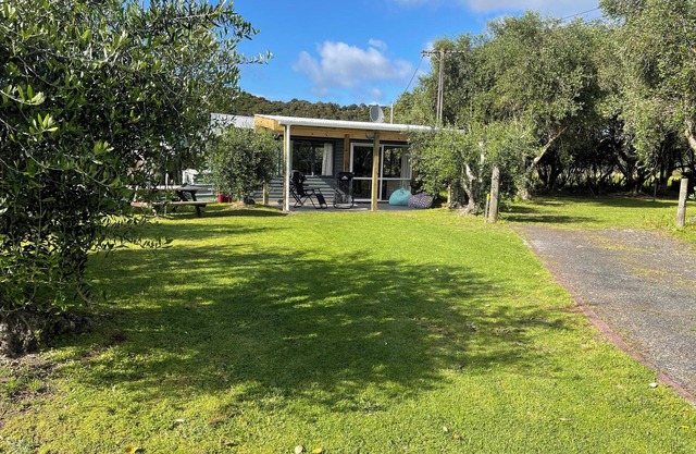 Olive Grove Cottage - Whangarei Holiday Home