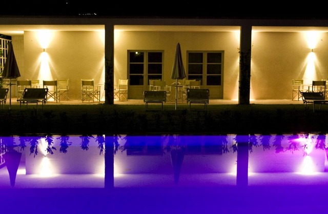 Olivo Deluxe Suite Apartment, elegant and modern 80 sqm suite with 2 double bedrooms, 2 private .