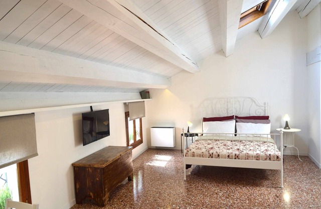 OLLY HOME luxury loft