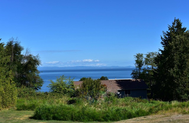 Olympic Park/Island Vista House - 3 bedroom ocean view house in Port Angeles