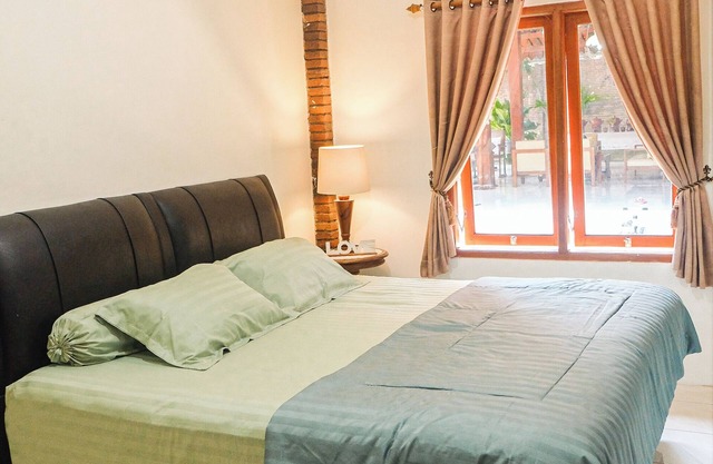 Omah Ralin Family Homestay with Spacious Joglo House