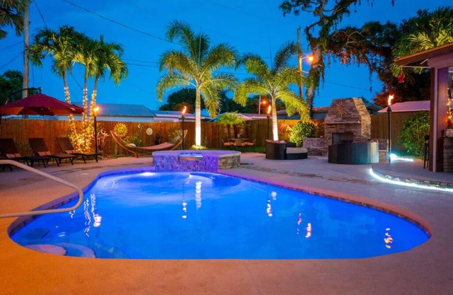 OmG! CHECK OUT THIS PLACE!