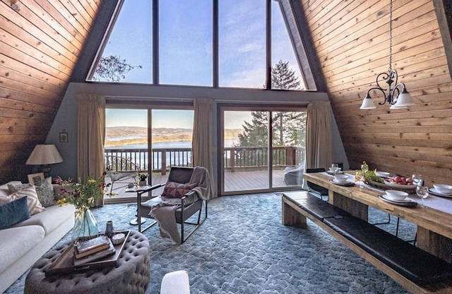 OMG VIEWS for relaxing getaway. KING bed/🔥WiFi