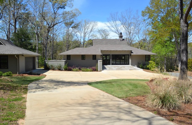 On Lake Tuscaloosa with Covered Dock - 3 King beds 3 1/2 bath PLUS Bunk Room