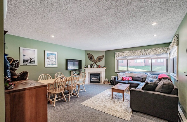 On Mountain two bedroom unit sleeping 8