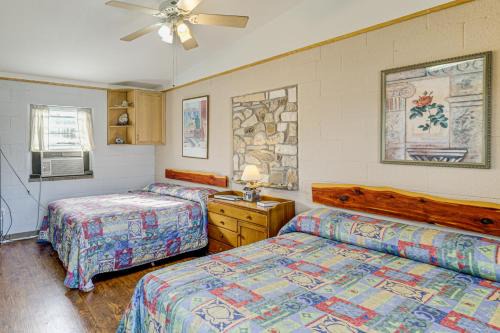 On-Site Hiking Trails Lake Whitney Studio!