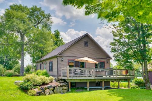 On-Site VAST Hiking Trail Hardwick Farmhouse!