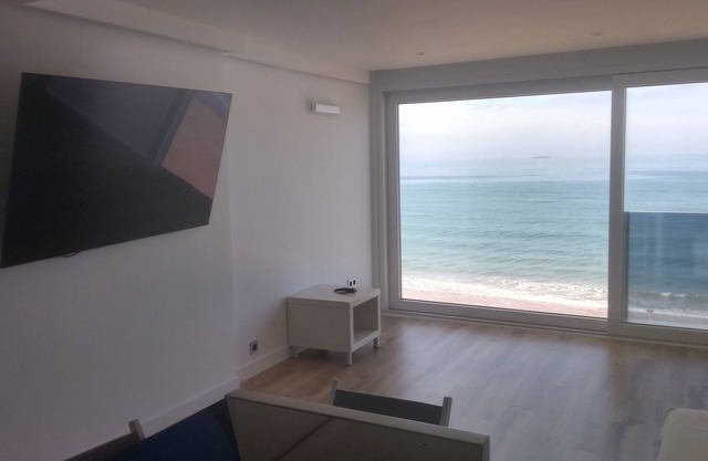 On the beachfront, infinite sea views, on the sand, WiFi