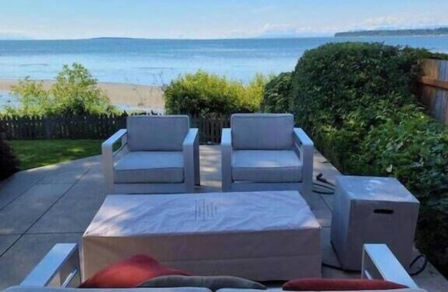 On the beach! Oceanfront luxury - Incredible Views and Private Beach Access