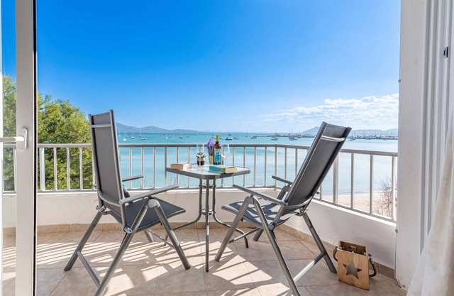 On the beach Voramar Apartment with sea views for 6 people
