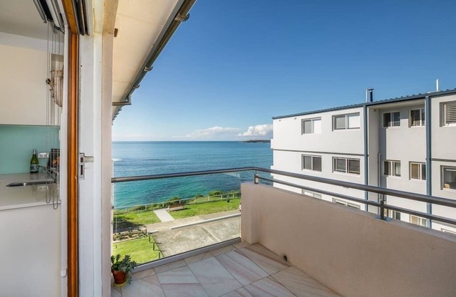 On The Esplanade - Close to beach & Cronulla mall