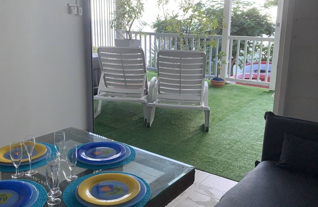 On the ground floor of a house a T2 for 2 people with sea view 2mn from the beach