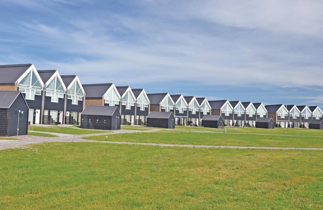 On the naturally beautiful western Fyn, these lovely two-storey cottages are located directly facing