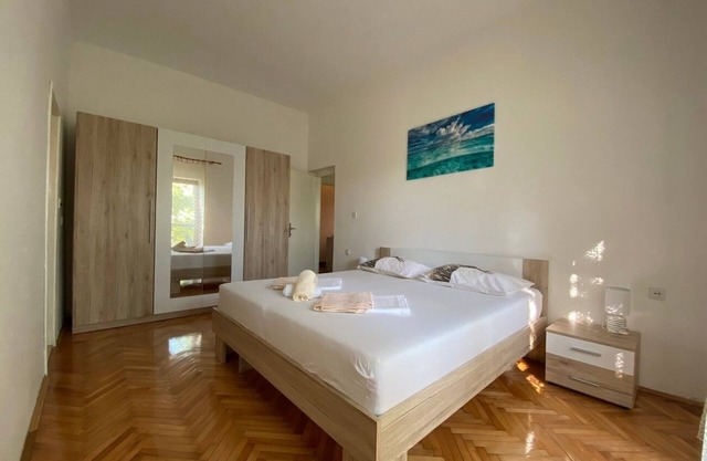 One bedroom apartment with terrace and sea view Ivan Dolac, Hvar (A-22459-a)