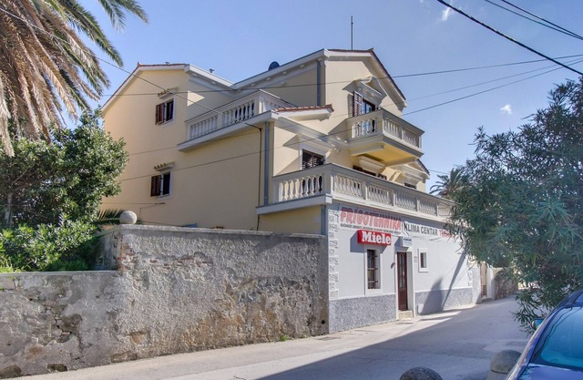 One bedroom apartment with terrace and sea view Mali Lošinj, Lošinj (A-15576-a)