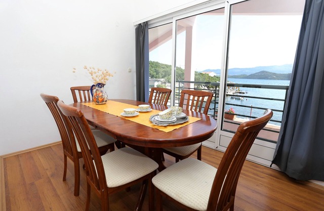 One bedroom apartment near beach Žuronja, Pelješac (A-10123-b)