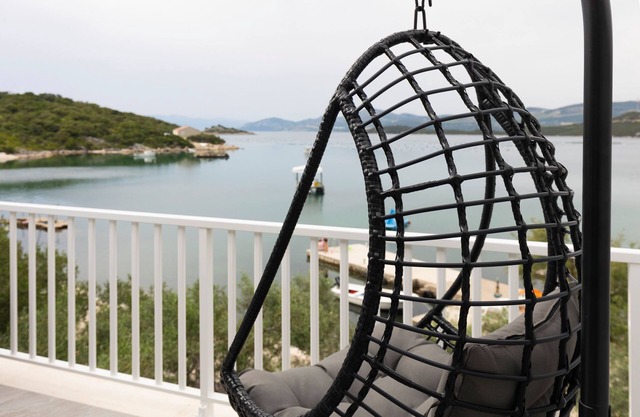 One bedroom apartment near beach Žuronja, Pelješac (A-10137-a)