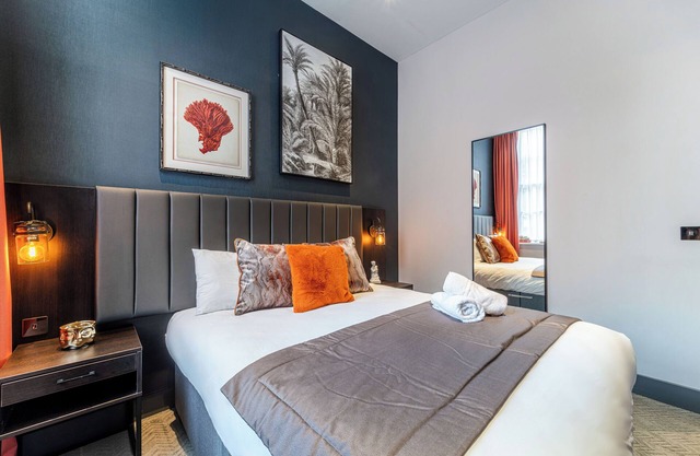 One Bedroom Apartment 204 (Sleeps 4)
