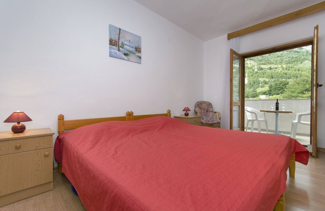 One bedroom apartment with balcony Baška Voda, Makarska (A-12442-b)