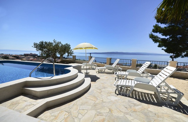 One bedroom apartment with balcony Baška Voda, Makarska (A-12442-c)