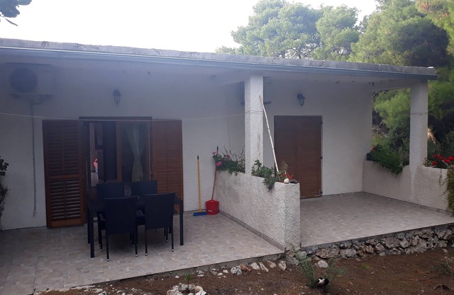 One bedroom apartment with terrace Cove Blaca, Mljet (A-10416-b)