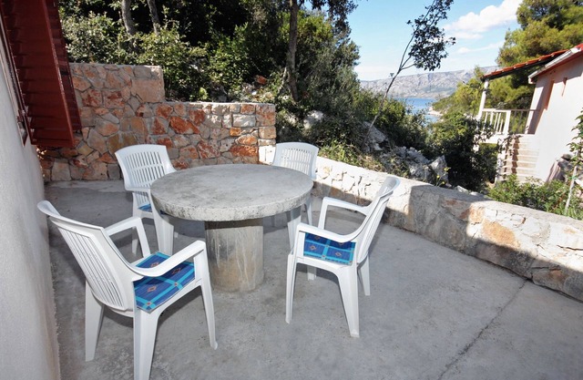 One bedroom apartment near beach Cove Tatinja, Hvar (A-5729-b)