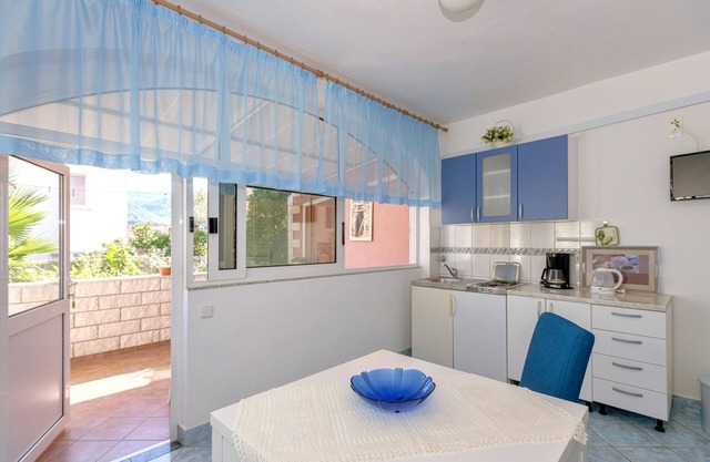 One bedroom apartment with terrace Stari Grad, Hvar (A-8726-a)