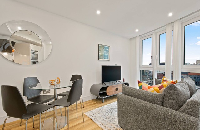 One Bedroom Apartment at Alie Street in Aldgate London by MySquare