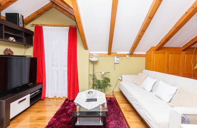 One bedroom apartment with terrace and sea view Šibenik (A-24358-a)