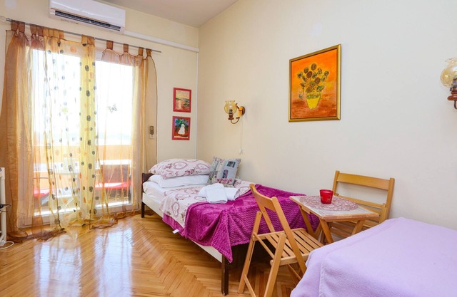 One bedroom apartment with balcony and sea view Šibenik (A-24719-a)