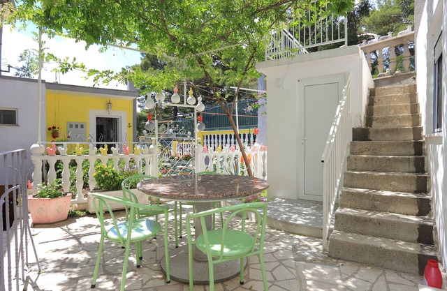 One bedroom apartment with terrace and sea view Duće, Omiš (A-18302-a)