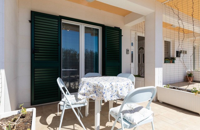 One bedroom apartment with terrace Dugi Rat, Omiš (A-19516-c)