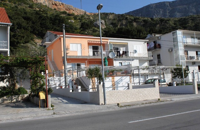 One bedroom apartment near beach Duće, Omiš (A-5275-c)