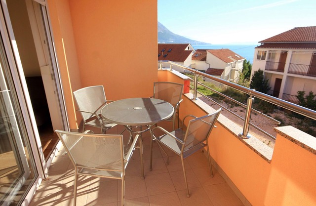 One bedroom apartment with terrace and sea view Duće, Omiš (A-9437-c)