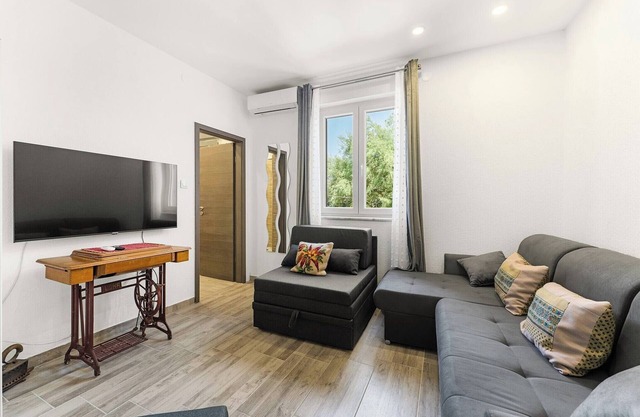 One bedroom apartment with a sea view