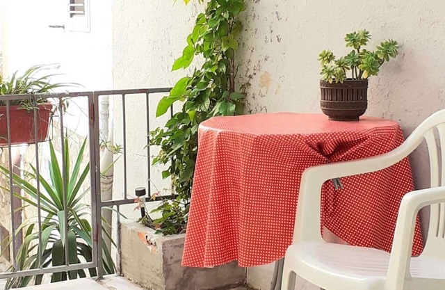 One bedroom apartment with terrace Makarska (A-22489-a)