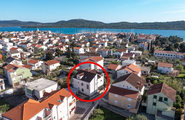 One bedroom apartment with balcony Pirovac, Šibenik (A-22567-a)