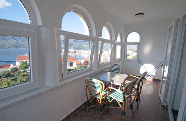 One bedroom apartment with terrace and sea view Vinjerac, Zadar (A-5811-a)
