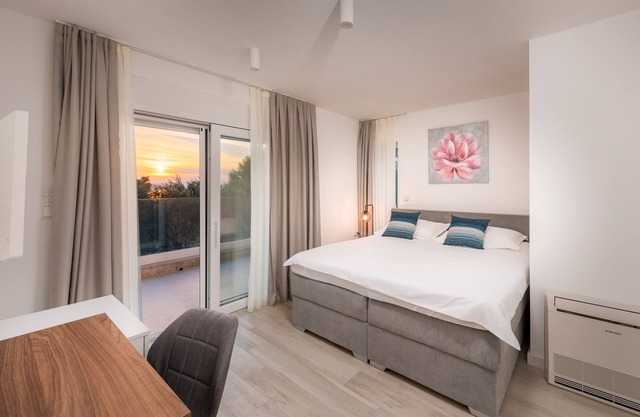 One bedroom apartment with terrace Promajna, Makarska (A-19144-b)